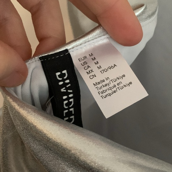 [M] NWT H&M Shimmery Metallic Bodysuit with shoulder pads - Picture 5 of 7